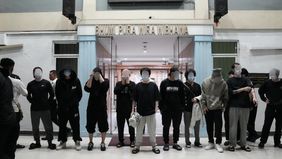 Kepala Kantor Imigrasi Bogor, Ritus Ramadhana, menjelaskan bahwa pengungkapan kasus ini berawal dari pemantauan intensif oleh tim Intelijen dan Penindakan Keimigrasian (Inteldakim) selama beberapa hari di kawasan Sentul, Babakan Madang.