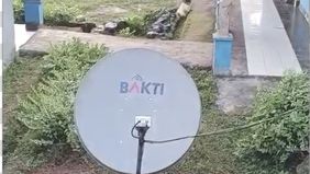 Siswa-siswi SMP Negeri Lambitu Satu Atap di Kabupaten Bima, Nusa Tenggara Barat (NTB), kini bisa internetan di sekolah.