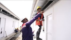 Pembangunan hunian layak bagi warga bantaran rel yang diinisiasi Presiden Prabowo Subianto tidak hanya menghadirkan tempat tinggal yang lebih manusiawi, tetapi juga membuka peluang kerja serta menghadirkan harapan baru bagi para pekerja yang terlibat