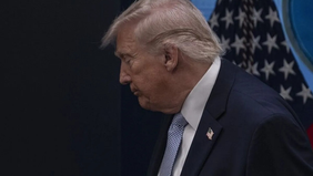 Presiden Amerika Serikat Donald Trump menyatakan bahwa Iran disebut telah bersedia menyerahkan uranium yang diperkaya kepada Amerika Serikat. Informasi tersebut dilaporkan oleh The Washington Post pada Kamis, 16 April 2026.