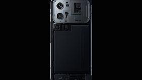 Xiaomi 18 Pro Tampaknya Tetap Mengusung Konfigurasi Tiga Kamera Belakang Serta Layar Sekunder Di Bagian Belakang.