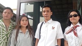 Anisa Bahar dan Ratu Meta jadi korban dugaan penipuan dan penggelapan dana oleh travel umrah.