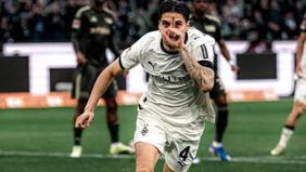 Bermain di Borussia Park pada Senin dini hari WIB, tim tuan rumah harus puas usai ditahan imbang 1-1 setelah kebobolan penalti di menit akhir, dalam laga yang juga diwarnai cedera Kevin Diks.