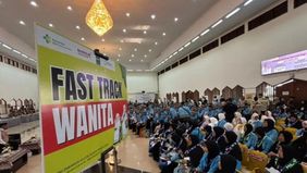 Jamaah calon haji kelompok terbang (kloter) pertama yang tiba di Asrama Haji Pondok Gede langsung menjalani serangkaian tahapan pemeriksaan serta persiapan sebelum keberangkatan menuju Tanah Suci yang dijadwalkan pada Rabu, 22 April 2026 dini hari.