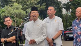 Menteri Sosial Saifullah Yusuf atau Gus Ipul menargetkan jumlah siswa Sekolah Rakyat (SR) terus meningkat hingga mencapai lebih dari 100 ribu pada tahun depan