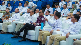 Kepala Badan Pengaturan BUMN, Dony Oskaria, menegaskan komitmen pemerintah untuk melakukan transformasi besar-besaran terhadap perusahaan pelat merah dengan merampingkan jumlahnya dari 1.077 menjadi sekitar 200&ndash;300 perusahaan.