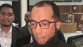 Pendakwah yang juga pemilik biro perjalanan haji PT Zahra Oto Mandiri atau Uhud Tour, Khalid Zeed Abdullah Basalamah, menyatakan bahwa dirinya tidak memiliki hubungan maupun komunikasi dengan salah satu tersangka dalam kasus dugaan korupsi kuota haji