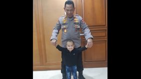 Anak tersebut sempat bertemu secara langsung dengan Kapolri Jenderal Listyo Sigit Prabowo 