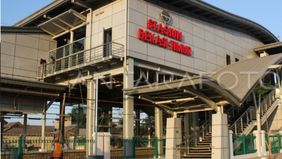 Sebelumnya, Menteri Perhubungan Dudy Purwagandhi memastikan percepatan evakuasi insiden tabrakan kereta api antara KRL Commuter Line dan KA Argo Bromo Anggrek di Stasiun Bekasi Timur.