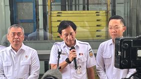 Usulan pemindahan posisi gerbong khusus wanita pada KRL Commuter Line ke bagian tengah rangkaian menuai perhatian publik.