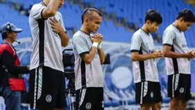 Satu tempat tersisa promosi akan diperebutkan oleh Adhyaksa dan Persipura pekan depan.