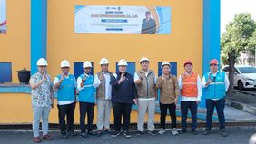 Anggota Komisi VI DPR RI, Kawendra Lukistian atau yang akrab disapa Mas Kawe, meninjau langsung gudang Perum Bulog di Kabupaten Lumajang, Jawa Timur pada Senin 4 April 2026.