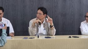 Menteri Keuangan (Menkeu) Purbaya Yudhi Sadewa merespons isu yang menyebut dirinya tidak bisa bangkit dari tempat tidur hingga terancam dipecat. 
