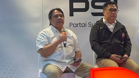 Ade Armando memutuskan untuk mengundurkan diri dari Partai Solidaritas Indonesia (PSI). Pengunduran disampaikan dalam konferensi pers di kantor DPP PSI, Tanah Abang, Jakarta Pusat, Selasa, 5 Mei 2026.