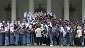Ratusan pelajar dari Forum OSIS Jawa Barat (FOJB) berkesempatan mengunjungi Istana Merdeka dan bertemu langsung dengan Presiden Prabowo Subianto, Selasa 5 Mei 2026.