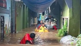 BPBD DKI Jakarta melaporkan sebanyak 22 Rukun Tetangga (RT) di wilayah Jakarta Timur terendam banjir hingga Selasa pagi, dengan ketinggian air mencapai 195 sentimeter di titik tertinggi.