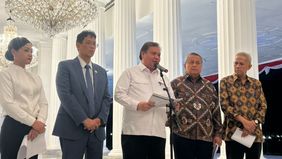 Pemerintah memastikan revisi aturan mengenai Devisa Hasil Ekspor Sumber Daya Alam (DHE SDA) akan mulai diterapkan pada 1 Juni 2026