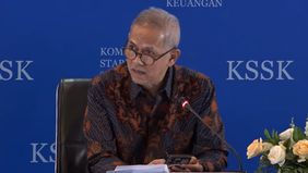 Ketua Dewan Komisioner Lembaga Penjamin Simpanan (LPS) Anggito Abimanyu menyampaikan bahwa jumlah simpanan masyarakat tetap tumbuh di tengah gejolak ekonomi global.
