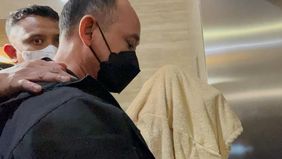 Bareskrim Polri memboyong mantan Kasat Narkoba Polres Bima Kota Malaungi ke Gedung Bareskrim Polri, Jakarta, dari Polda Nusa Tenggara Barat untuk diperiksa terkait dugaan tindak pidana pencucian uang (TPPU) kasus narkoba.