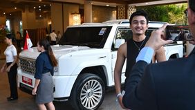 Kehadiran kendaraan taktis Maung yang digunakan Presiden Prabowo Subianto selama mengikuti rangkaian KTT ke-48 ASEAN di Cebu, Filipina, sukses mencuri perhatian para delegasi dan warga setempat.
