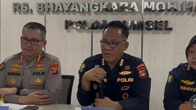 Tim Disaster Victim Identification Polda Sumatera Selatan mengirimkan sampel &ldquo;deoxyribonucleic acid&rdquo; (DNA) korban kecelakaan Bus Antar Lintas Sumatra (ALS) di Kabupaten Musi Rawas Utara ke laboratorium Mabes Polri guna mempercepat proses identifikasi