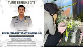 Duka mendalam menyelimuti jajaran Kepolisian Daerah (Polda) Lampung setelah seorang anggota Dit Intelkam gugur saat menjalankan tugas. Bripka (Anumerta) Arya Supena, S.H., meninggal dunia usai ditembak ketika berupaya menggagalkan dugaan aksi pencuri