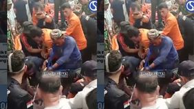 Berdasarkan sejumlah video yang beredar, petugas terlihat masih melakukan proses evakuasi jasad korban dari dalam sumur.