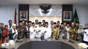 Menteri Agama Nasaruddin Umar resmi mengukuhkan Tim Hisab Rukyat Kementerian Agama Tahun 2026 yang terdiri dari unsur ulama, saintis, akademisi, hingga berbagai lembaga terkait guna mendukung penentuan awal bulan Hijriah di Indonesia.