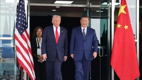 Presiden Amerika Serikat Donald Trump memulai kunjungannya ke China pada Selasa, 12 Mei 2026, dengan menyebut lawatan tersebut akan menjadi perjalanan yang menarik dan penuh perhatian dunia internasional.