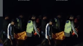 Identitas korban berhasil diketahui melalui proses identifikasi kepolisian sebagai Kurniawan (26), pemuda asal Blok Pilang, Desa Balareja, Kecamatan Gantar, Kabupaten Indramayu. Berdasarkan keterangan saksi, korban sedang berjalan di pinggir rel pada