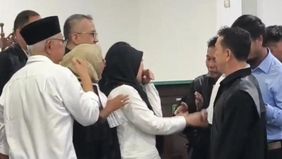 Majelis Hakim Pengadilan Negeri Tindak Pidana Korupsi (PN Tipikor) Bengkulu menjatuhkan vonis bebas terhadap empat terdakwa kasus dugaan korupsi pembebasan lahan Tol Bengkulu&ndash;Taba Penanjung, Kabupaten Bengkulu Tengah, periode 2019-2020.