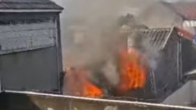 Peristiwa kebakaran rumah terjadi di kawasan Jalan Pasir Salam Asri, Kelurahan Pasirluyu, Kecamatan Regol, Kota Bandung, Jawa Barat pada Kamis, 14 Mei 2026 pagi.