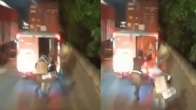Aksi pencurian paket terjadi di kawasan Jalan Akses Marunda menuju Lampu Merah Kebon Baru, Jembatan Rusun Cilincing, Jakarta Utara pada Sabtu, 9 Mei 2026.