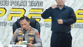Polda Lampung berhasil menangkap dua pelaku begal atau pencurian dengan pemberatan (curat) yang terlibat dalam penembakan anggota Polri, Bripka Arya Supena.