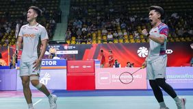 Ganda putra Indonesia Leo Rolly Carnando dan Daniel Marthin berhasil melaju ke semifinal Thailand Open 2026 setelah mengalahkan pasangan tuan rumah Peeratchai Sukphun/Pakkapon Teeraratsakul dengan skor 21-16 dan 21-15 pada laga perempat final.