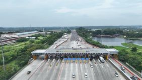 PT Jasa Marga (Persero) Tbk melaporkan volume lalu lintas kendaraan keluar Jabotabek pada periode H-1 sampai dengan Hari H libur panjang Kenaikan Yesus Kristus 2026 atau Rabu-Kamis (13-14 Mei 2026) mencapai 334.419 kendaraan.
