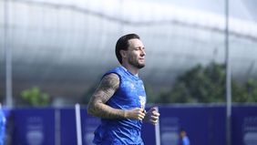 Kapten Persib Bandung, Marc Klok, mengaku bangga dengan perjuangan timnya setelah sukses menaklukkan PSM Makassar dengan skor 2-1 pada pekan ke-33 Super League 2025/2026 di Stadion Gelora B.J. Habibie, Parepare, Minggu, 17 Mei 2026.