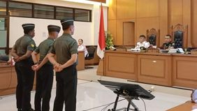 Keluarga kepala cabang (kacab) bank berinisial MIP (37) menyoroti adanya salah satu terdakwa yang tidak ditahan dalam kasus dugaan penculikan dan pembunuhan terhadap korban.