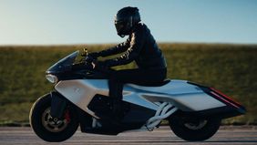 Hal Paling Mencolok Dari BMW Vision K18 Adalah Desain Bodinya.
