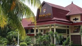 Kepolisian Daerah Nusa Tenggara Barat (Polda NTB) masih mendalami dugaan aliran dana dalam kasus peredaran 17 kilogram sabu yang turut menyeret nama mantan Kapolres Bima Kota, Didik Putra Kuncoro.