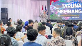 Ia mendorong alumni SMA Taruna Nusantara untuk terjun ke politik