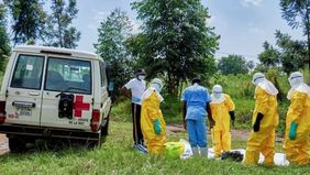 Pusat Pengendalian dan Pencegahan Penyakit Afrika (Africa CDC) memperingatkan sedikitnya 10 negara di Afrika berisiko terdampak wabah Ebola menyusul meningkatnya jumlah kasus di Republik Demokratik (DR) Kongo. Di saat yang sama, Organisasi Kesehatan 