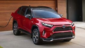 Toyota Merilis Hasil Studi Terbaru Yang Menunjukkan Mayoritas Pengguna PHEV Justru Rutin Mengisi Daya Kendaraan Mereka. 

