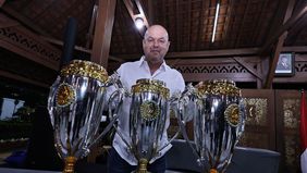 Persib Bandung resmi mengumumkan perubahan besar dalam struktur tim setelah pelatih kepala mereka, Bojan Hodak meninggalkan posisinya usai membawa Maung Bandung menjuarai Super League 2025/26.