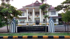 Dua anak yatim asal Karawang, Jawa Barat, harus menghadapi kenyataan pahit setelah hak waris peninggalan ayah mereka terancam diperebutkan di meja hijau. Anak berusia 9 dan 12 tahun itu kini berada di tengah sengketa keluarga yang melibatkan bibi mer