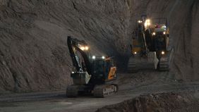 PT Merdeka Gold Resources Tbk (EMAS), anak usaha PT Merdeka Copper Gold Tbk (MDKA), memulai program diamond deep drilling sedalam 3.600 meter di Tambang Emas Pani yang berpotensi meningkatkan sumber daya mineral Pani yang saat ini mencapai 7,0 juta o