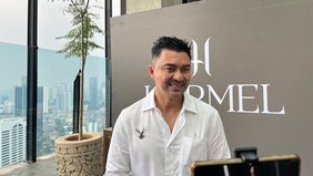Menurutnya, penampilan yang bersih dan tubuh yang harum bukan hanya soal kenyamanan diri sendiri, tetapi juga bentuk penghargaan kepada orang-orang di sekitar.