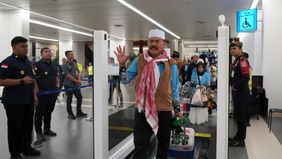 Imigrasi menyiapkan corridor gate untuk menyambut kepulangan jemaah
haji Indonesia ke Tanah Air dan tak perlu antre paspor.
