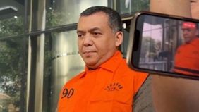 Wakil Menteri Imigrasi dan Pemasyarakatan (Wamen Imipas) Silmy Karim resmi memakai rompi tahanan Komisi Pemberantasan Korupsi (KPK).