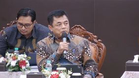 Direktur Jenderal (Dirjen) Bea dan Cukai Djaka Budhi Utama buka suara terkait namanya muncul dalam kasus dugaan korupsi suap importasi barang di direktoratnya.
